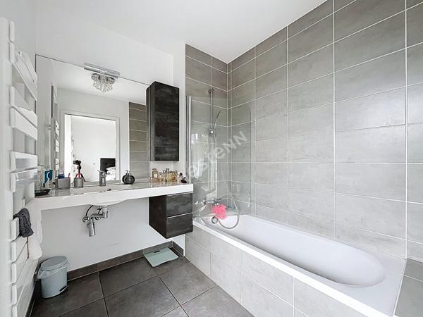 Spacieux appartement 4 pièces de 98 m² à vendre sur Epagny Metz-Tessy, avec terrasse, jardin, cave et parking