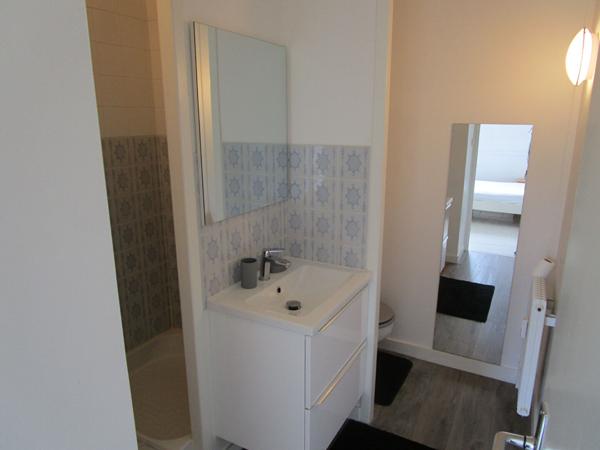 Grand studio avec prêt de meubles