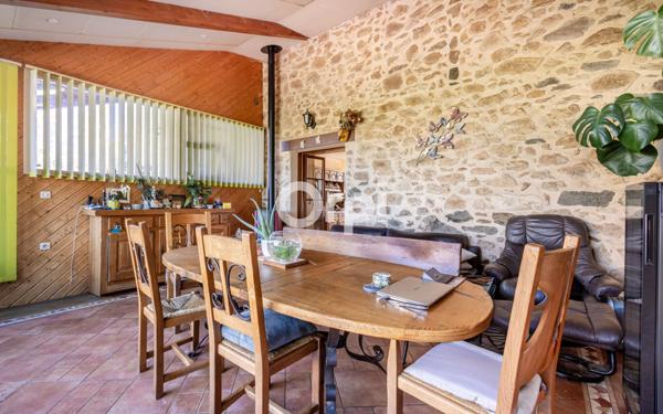 Maison à vendre    5 pièces • 160,73 m2 Saint-Laurent-sur-Gorre