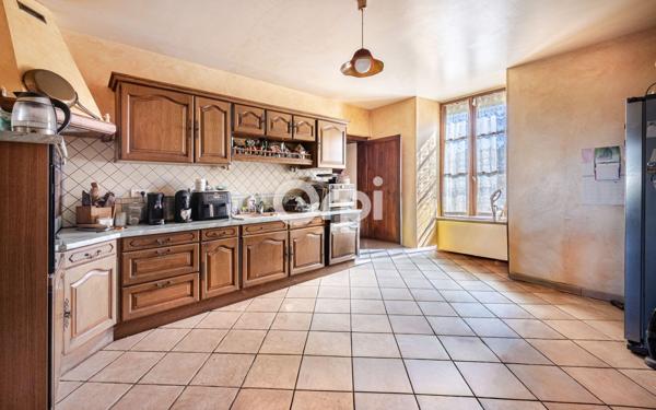 Maison à vendre    5 pièces • 160,73 m2 Saint-Laurent-sur-Gorre