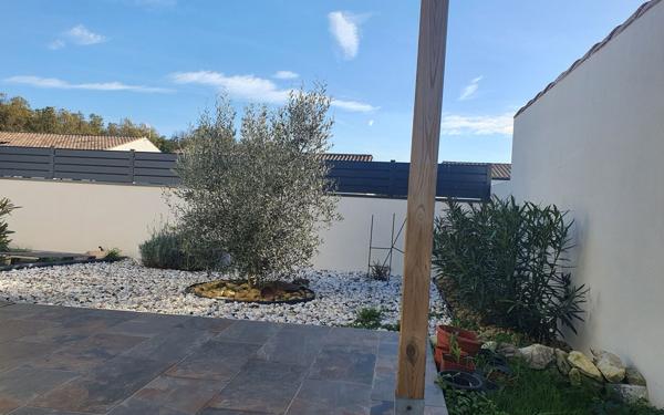 Maison à vendre    3 pièces •  Le Gué-d'Alleré