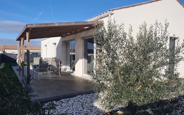 Maison à vendre    3 pièces •  Le Gué-d'Alleré