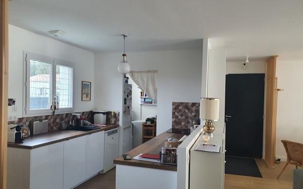 Maison à vendre    3 pièces •  Le Gué-d'Alleré