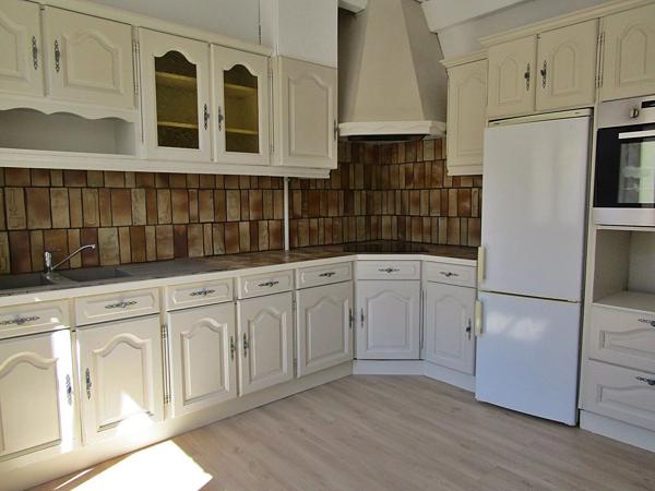 Location                                                      Appartement
                        
                     3 pièces                      61 m2                     à Raon-l'Étape
