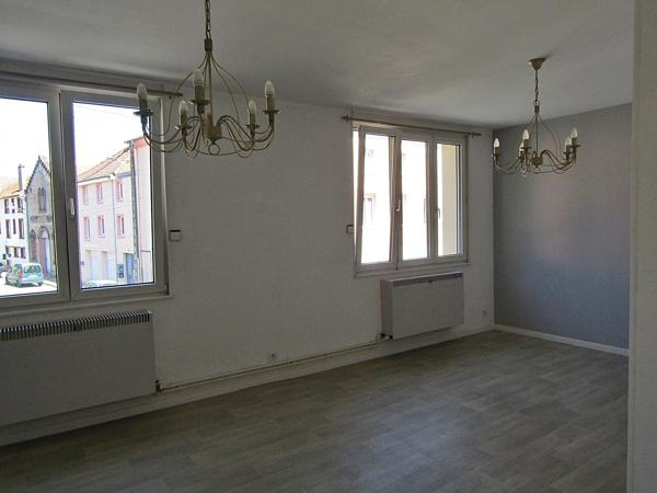 Location                                                      Appartement
                        
                     3 pièces                      61 m2                     à Raon-l'Étape
