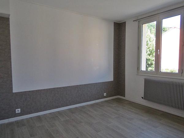 Location                                                      Appartement
                        
                     3 pièces                      61 m2                     à Raon-l'Étape