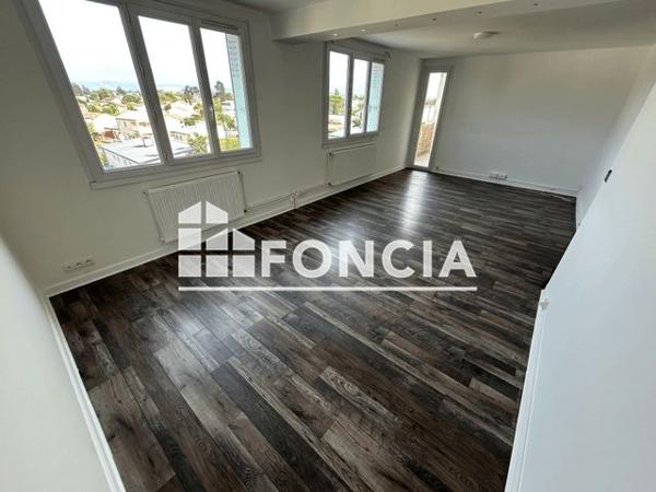 Location Appartement 4 pièces 73 m² - Saphir Romans Sur Isere 26100