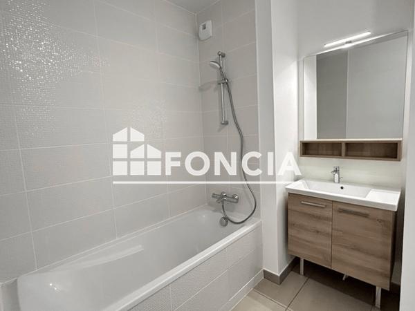 Location Appartement 3 pièces 57.52 m² - 63 RUE D'ISLE Limoges 87000