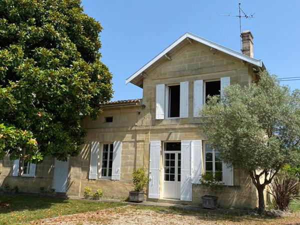 Montagne Saint-Émilion - Domaine viticole 8 Hectares, Maison, Hangar