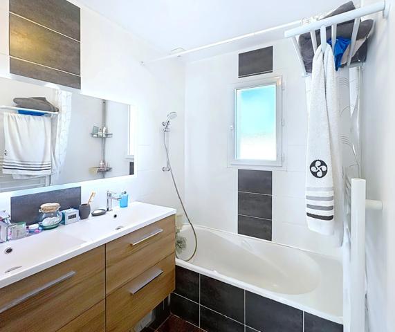 JOLIE MAISON FAMILLIALE