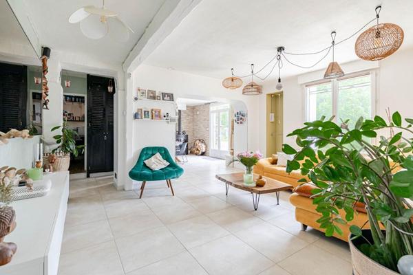 Maison Cherves Richemont 4 pièce(s) 139 m2 Nouveau prix