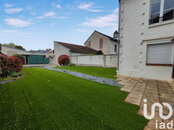 Maison 12 pièces de 445 m² à Châlons-en-Champagne (51000)