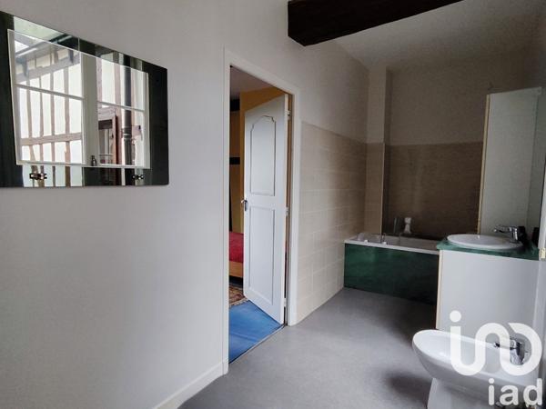 Maison 12 pièces de 445 m² à Châlons-en-Champagne (51000)