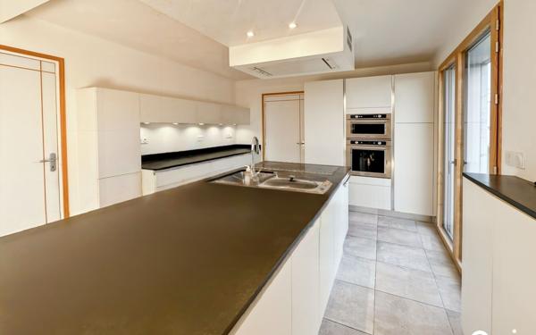 Maison à vendre    5 pièces • 150 m2 Locmariaquer