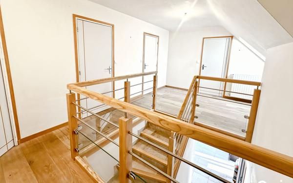 Maison à vendre    5 pièces • 150 m2 Locmariaquer