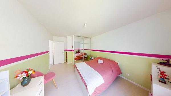 Maison 5 pièces,150 m2 de plain pied avec deux garages