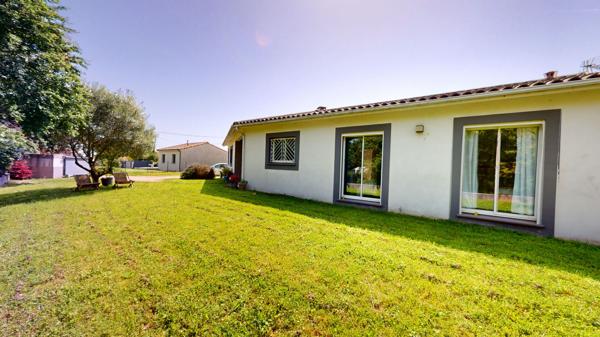 Maison 5 pièces,150 m2 de plain pied avec deux garages