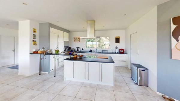 Maison 5 pièces,150 m2 de plain pied avec garage
