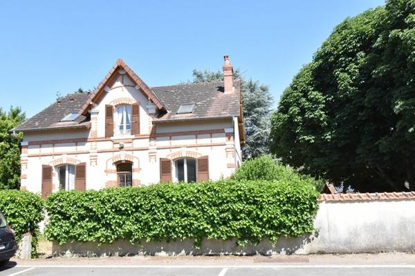 Maison à vendre    4 pièces •  Léré