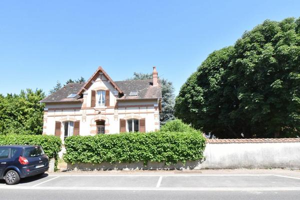 Maison à vendre    4 pièces •  Léré