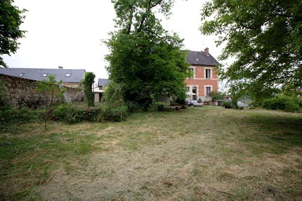 Ancien prieuré de 1865 - Charme, espace et potentiel à 10 min de Soissons