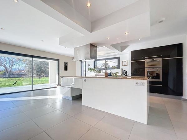 MAGNIFIQUE VILLA MODERNE A VENDRE A VERNIOLLE