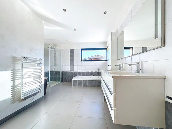 MAGNIFIQUE VILLA MODERNE A VENDRE A VERNIOLLE