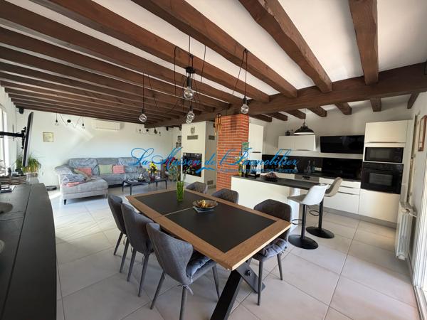 Sur les hauteurs de ST HILAIRE DE BRETHMAS, maison F5, piscine, double garage sur 3000 m² de terrain avec vue