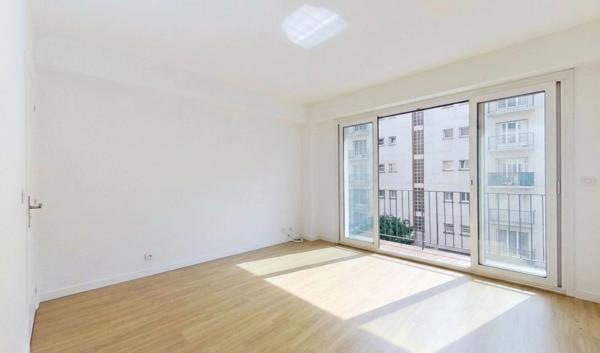 T2 lumineux avec balcon – Paris 13e, Quartier Maison Blanche
