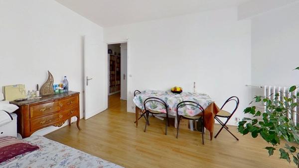 T2 lumineux avec balcon – Paris 13e, Quartier Maison Blanche