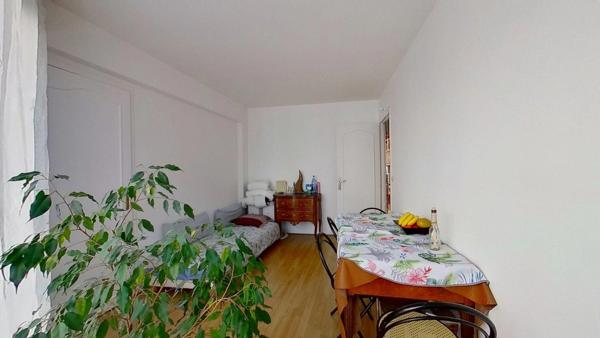 T2 lumineux avec balcon – Paris 13e, Quartier Maison Blanche