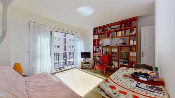 T2 lumineux avec balcon – Paris 13e, Quartier Maison Blanche