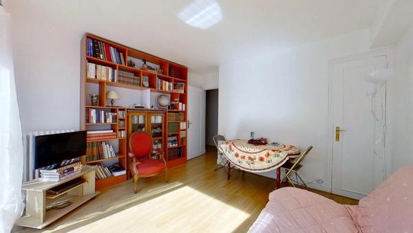 T2 lumineux avec balcon – Paris 13e, Quartier Maison Blanche