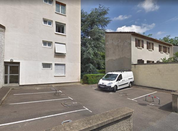 Location parking / box Alfortville - 12 m² - 50 € / mois