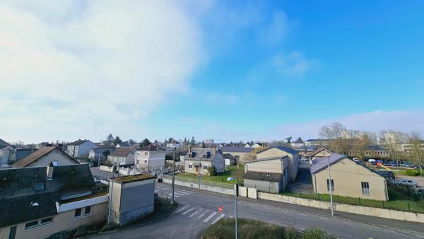 BOURGES APPARTEMENT 46M² 2 PIECES BALCON ASCENSEUR