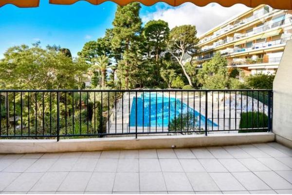 VASTE TROIS PIÉCES PARKING ET CAVE - VUE MER