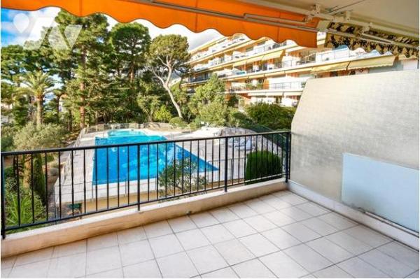 VASTE TROIS PIÉCES PARKING ET CAVE - VUE MER