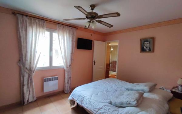 Maison à vendre    4 pièces • 2 700 m2 Narbonne