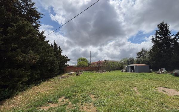 Maison à vendre    4 pièces • 2 700 m2 Narbonne