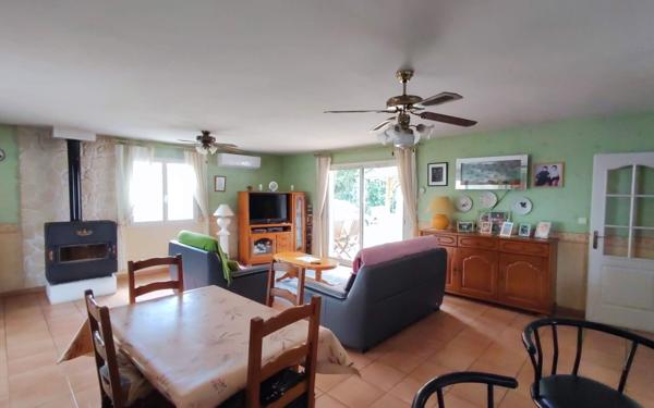 Maison à vendre    4 pièces • 2 700 m2 Narbonne