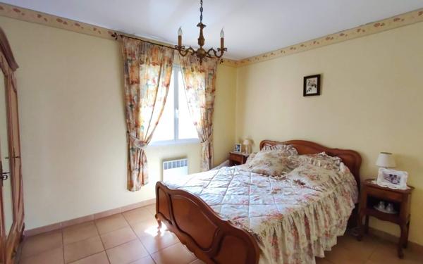 Maison à vendre    4 pièces • 2 700 m2 Narbonne