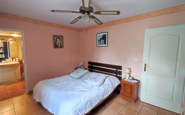 Maison à vendre    4 pièces • 2 700 m2 Narbonne