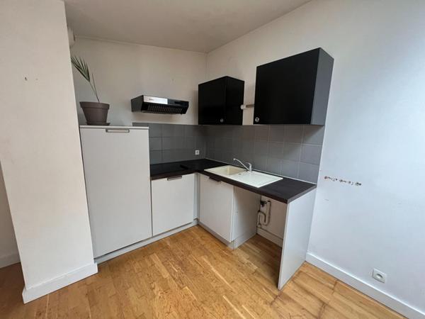 A LOUER : T2 à LILLE • Lille centre - rue du Sec Arembault • 810 € CC • Réf. 51-31