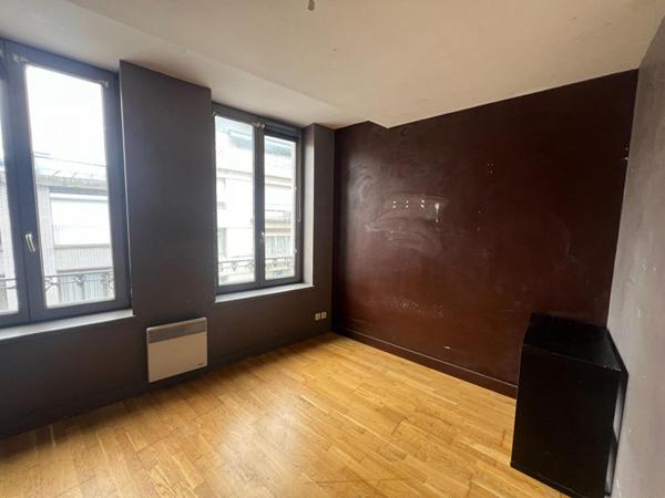 A LOUER : T2 à LILLE • Lille centre - rue du Sec Arembault • 810 € CC • Réf. 51-31