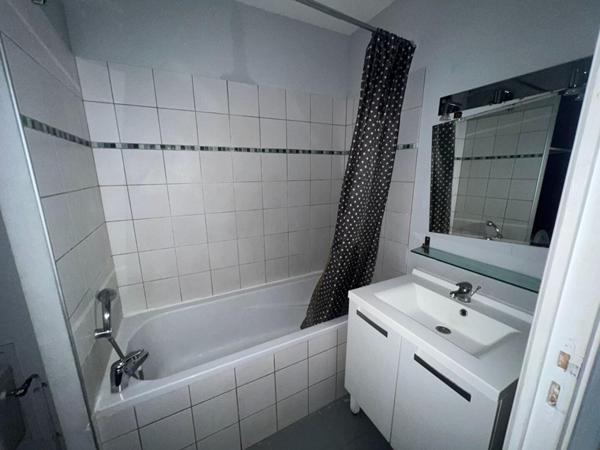A LOUER : T2 à LILLE • Lille centre - rue du Sec Arembault • 810 € CC • Réf. 51-31