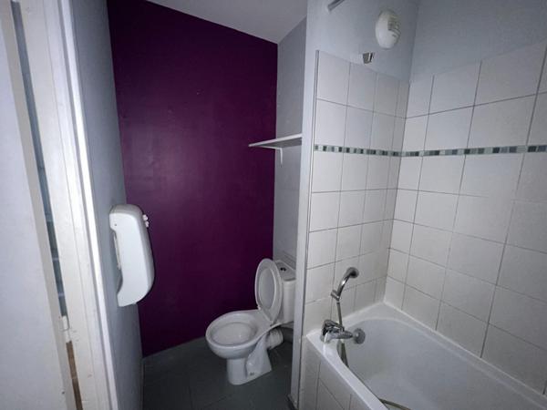 A LOUER : T2 à LILLE • Lille centre - rue du Sec Arembault • 810 € CC • Réf. 51-31