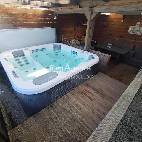 Maison à CALAN, 56240 - 8 pièces 220m²