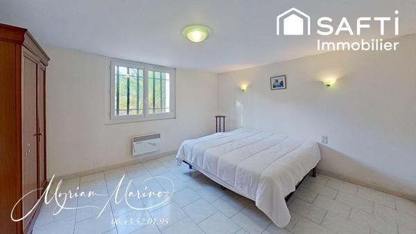 MAISON COMPOSÉE DE  2 APPARTEMENTS  F3 - TERRASSES - SAINT AYGULF (83370)