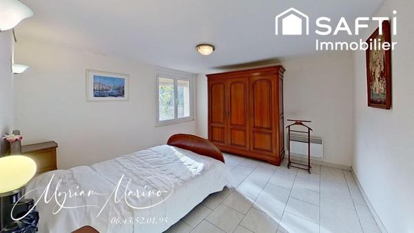 MAISON COMPOSÉE DE  2 APPARTEMENTS  F3 - TERRASSES - SAINT AYGULF (83370)