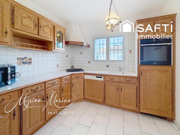 MAISON COMPOSÉE DE  2 APPARTEMENTS  F3 - TERRASSES - SAINT AYGULF (83370)